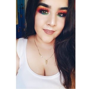 Meet your Posher, Ines